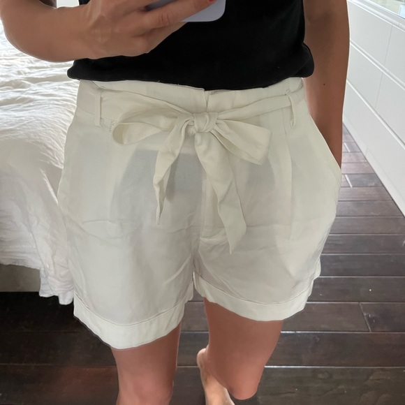 White trouser shorts - Picture 2 of 7